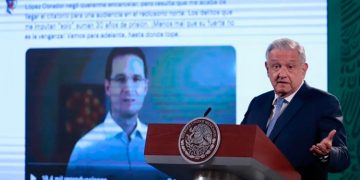 AMLO propone a INE renunciar hasta el 50% de su salario para pagar la revocación
