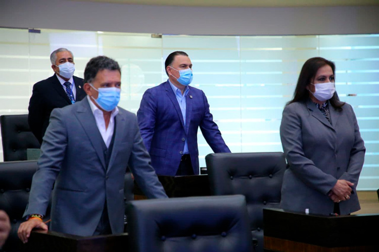 Autorizan licencia a GP y Rosa María González