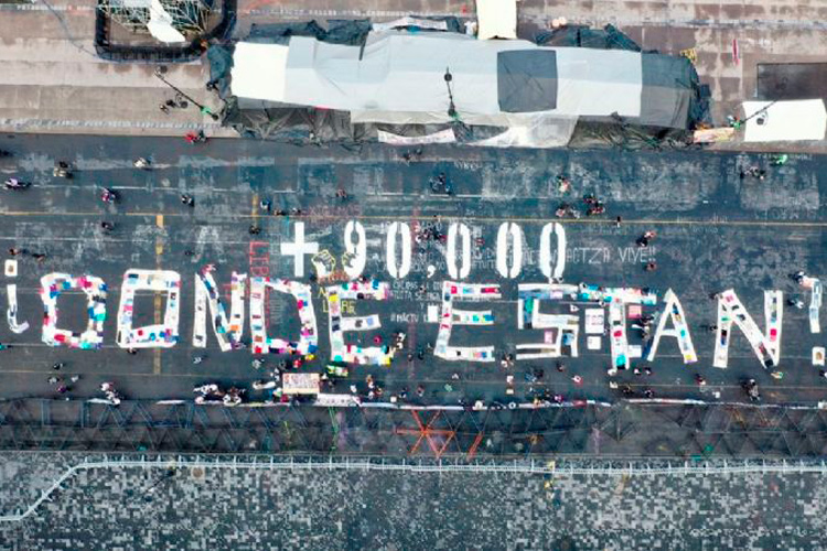 Policías agreden a Lía Limón y a Mauricio Tabe