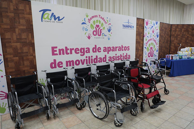 Apoyan Nader y Aída Féres grupos vulnerables con aparatos funcionales