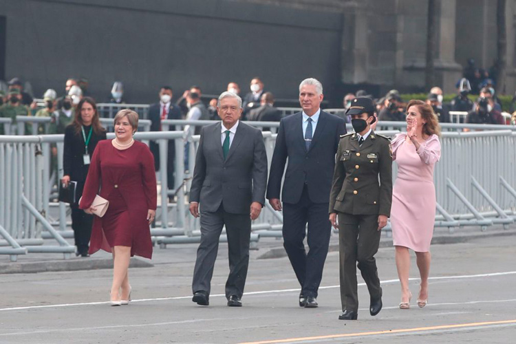 ¡Que viva la independencia de los pueblos del mundo!: AMLO