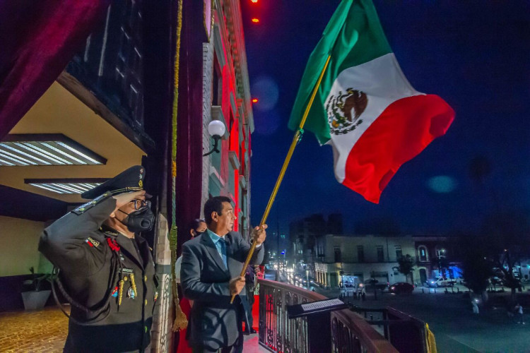 Alcalde de Matamoros da Grito de Independencia, cumpliendo protocolos por COVID 19