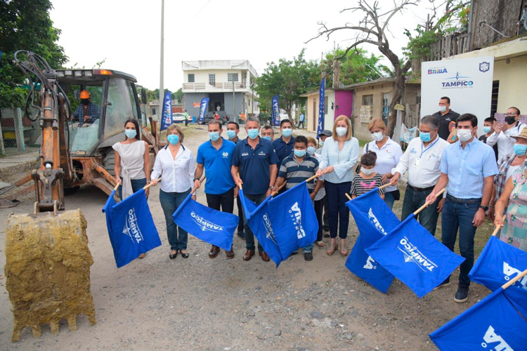 Entrega Arturo Sanmiguel nuevo subcolector Perú
