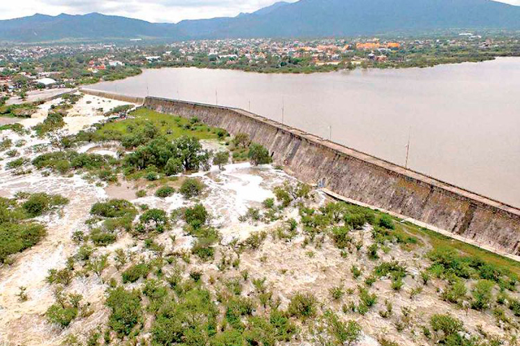 Aumenta la alerta por inundaciones; inician evacuaciones