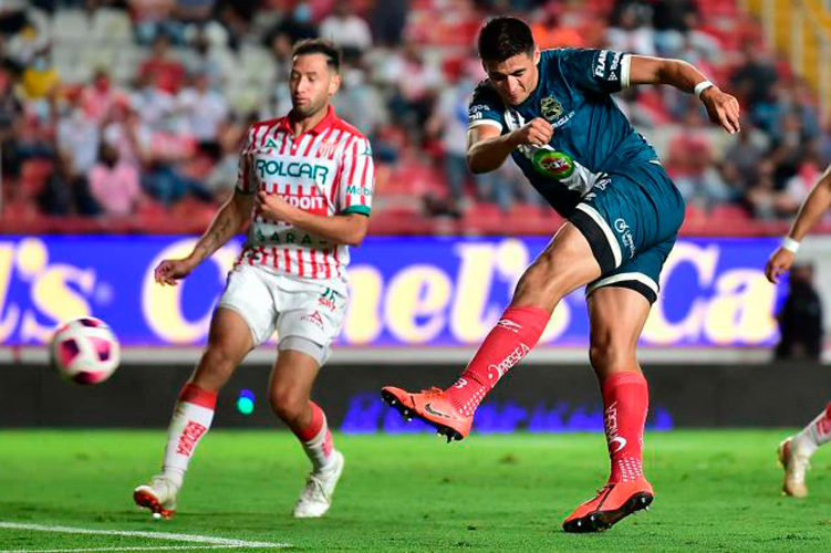 Puebla hunde al Necaxa de Pablo Guede