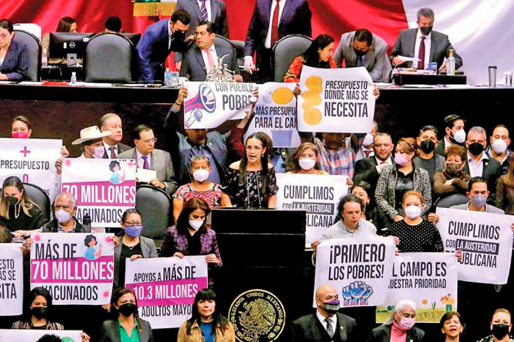 Aprueban con recortes PEF 2022 al estilo Morena