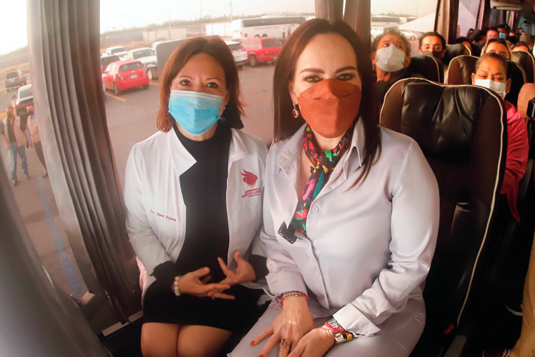 Arranca mega vacunación de 10 neolaredenses en Laredo Texas