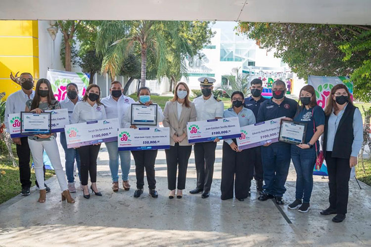 Mariana Gómez premia a los voluntarios postulados por su trabajo altruista en Tamaulipas