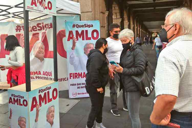 AMLO reprueba denuncia penal de presidente de San Lázaro contra el INE