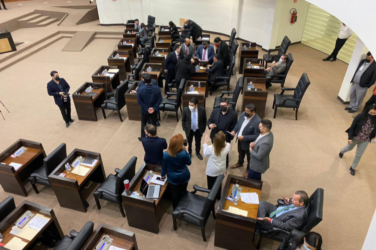 Aprueban extrañamiento a Sanmiguel; “arbitraria” le dice Deandar