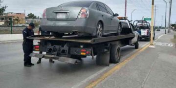 Aseguran vehículos con placas sobrepuestas