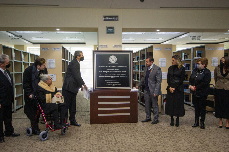 Rinde la UAT homenaje póstumo a Enrique Etienne Pérez del Río
