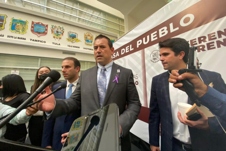 La falta de consensos fracturó al Congreso, destaca Moyo