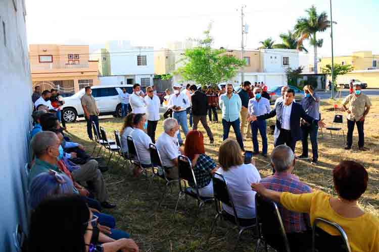 Habitantes de Los Almendros reconocen trabajo del Municipio