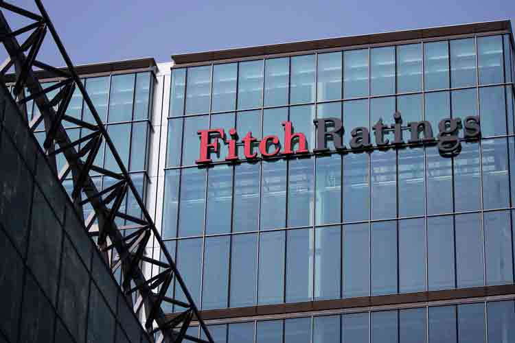 Advierte Fitch sobre posibles recortes al gasto público