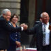 Aumenta 7.5% salario a maestros para quienes ganan menos de $20 mil