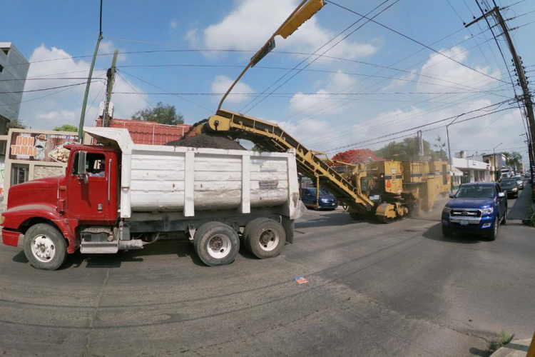 Reanuda Gobierno Municipal bacheo en Victoria
