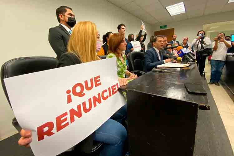Congreso da entrada a solicitud de Fiscalía por desafuero a Úrsula