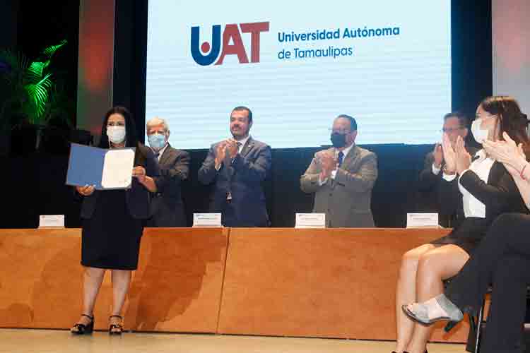 Elda Ruth de los Reyes asume la dirección de la Facultad de Derecho Tampico