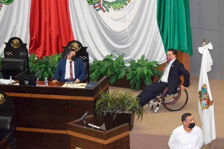Cena de Negros / Carlos Peña trae de cabeza al PAN…
