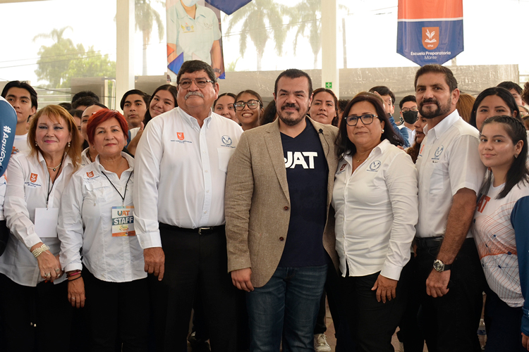 Rector de la UAT recibe a nuevos universitarios en Ciudad Mante