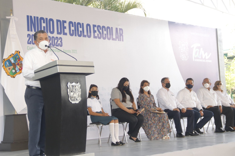 Participa Cabeza de Vaca en plenaria de Senadores del PAN