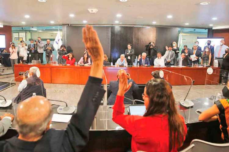 Fractura del PRI en congreso