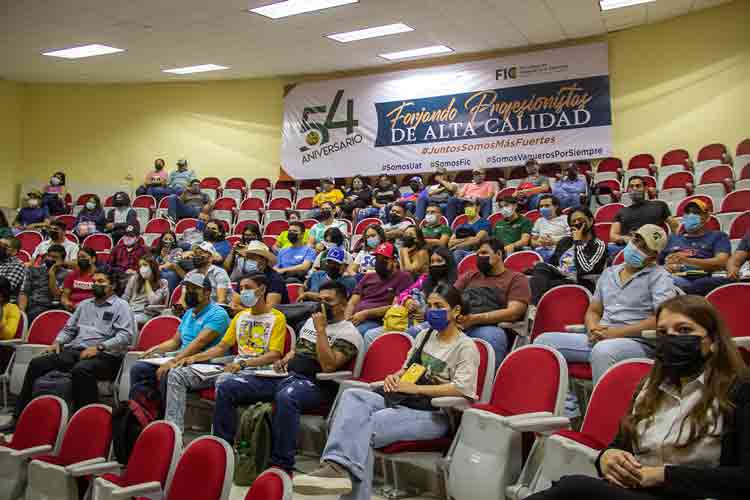 Asesora UAT a sus estudiantes para realizar prácticas preprofesionales