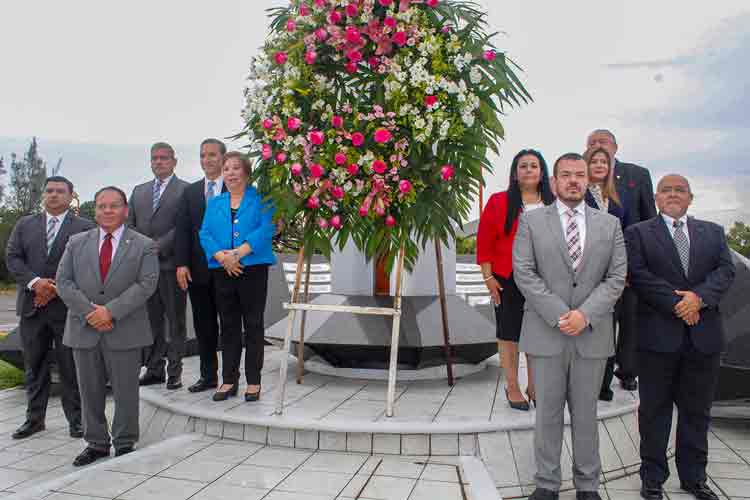 Entrega Ale Cárdenas informe a ciudadanos