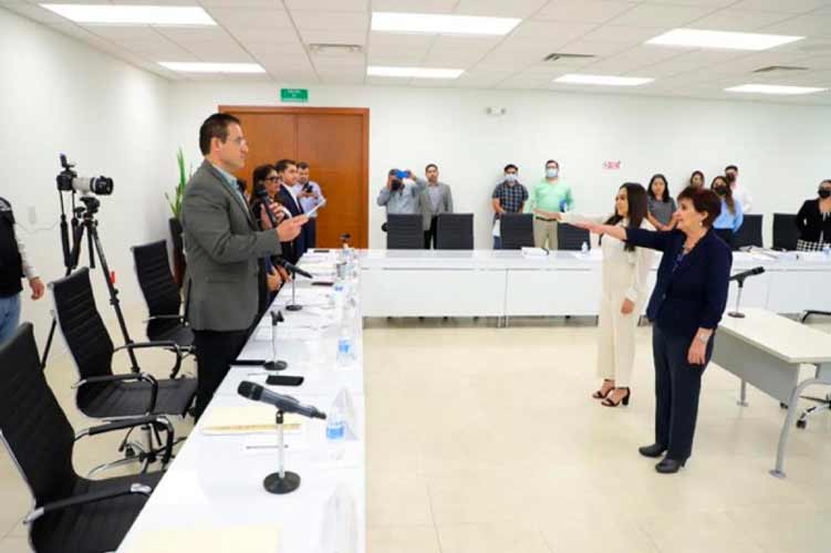 Toman protesta diputadas suplentes del PAN
