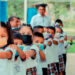 Alientan Lucy y Lalo pasos por la educación a 150 niños