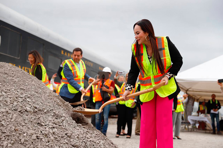 Anuncia Carmen Lilia más vuelos diarios Nuevo Laredo-CDMX