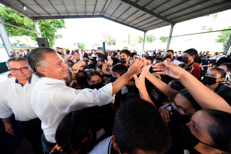 Toma protesta Lalo Gattás a director de Seguridad, Transito y Vialidad.