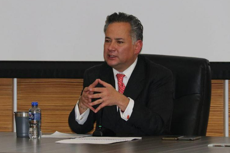 Ley veta a CdeV como aspirante a Senador: Nieto