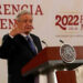 Insiste AMLO en críticas contra quienes dicen “defender” al INE