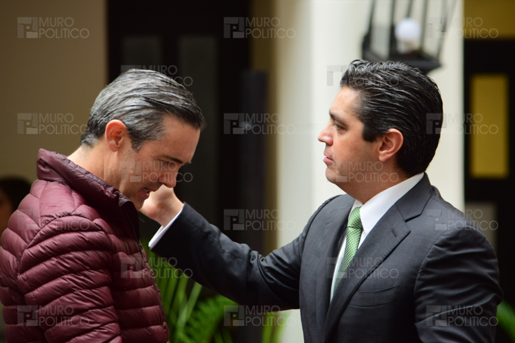 Aspirantes apoyan encuesta para elegir candidato al Senado