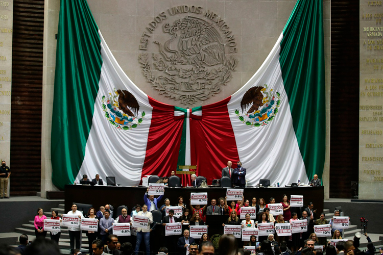Aprueban diputados en lo general y particular el PEF 2023