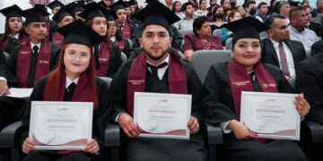 Inicia CEAT retiro de lirio acuático del Canal Anzaldúas en Reynosa