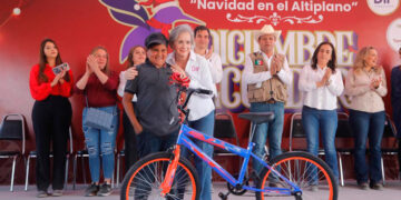 Lleva la doctora María de Villarreal, Navidad humanista al Altiplano