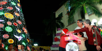 Américo y María de Villarreal encienden la Navidad en Tamaulipas