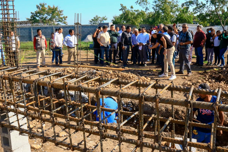 Construye municipio más espacios educativos