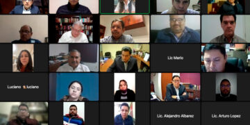 Américo hace justo iba a familiares de trabajadores de Educación