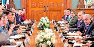 Pactan fomento a pueblos originarios; bilateral México-Canadá