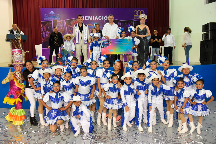 Premia Chucho Nader a ganadores del Carnaval del Bicentenario Tampico 2023