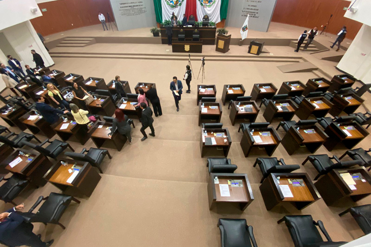 Suspende Congreso sesión por falta de quórum