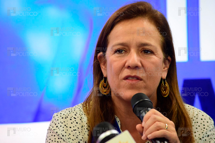 Urge Margarita Zavala hacer contrapeso a AMLO en Congreso