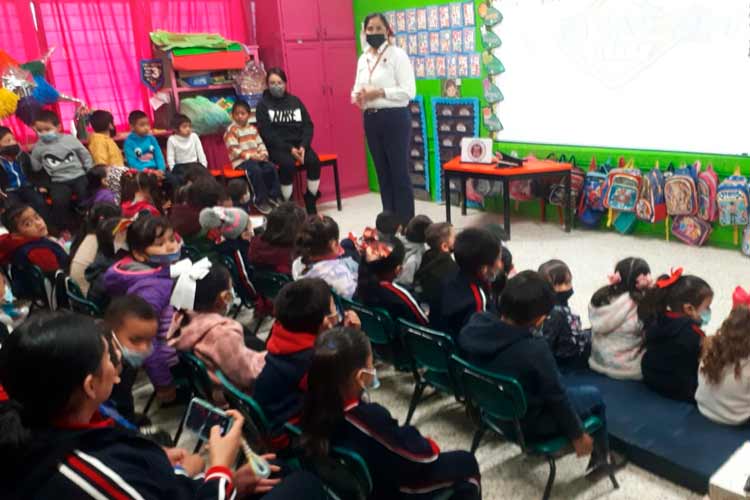 Lleva dirección de tránsito y vialidad talleres a escuelas y empresas