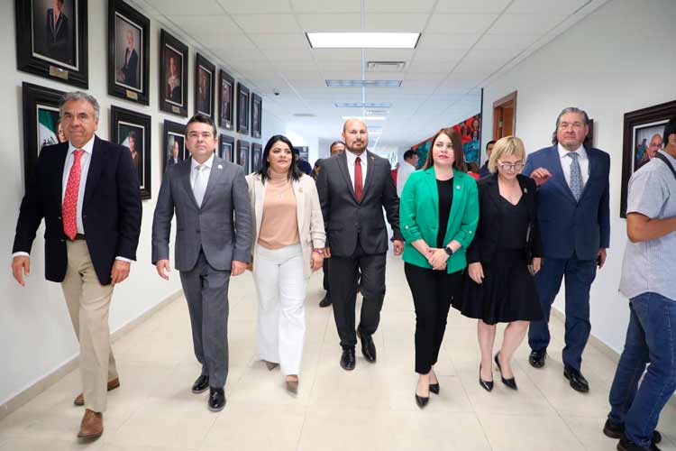 Gobierno de Américo respetuoso de poderes y municipios: Villegas