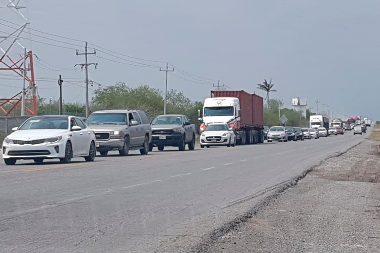 Siguen buscando regios las playas de Tamaulipas