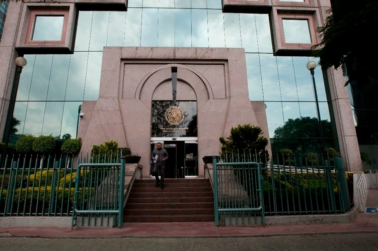 Decreto busca blindar del bloque conservador las obras estratégicas: AMLO